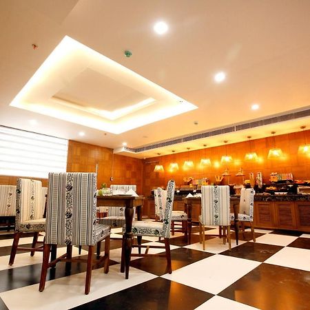 Hotel The Fern Residency Noida Exterior foto