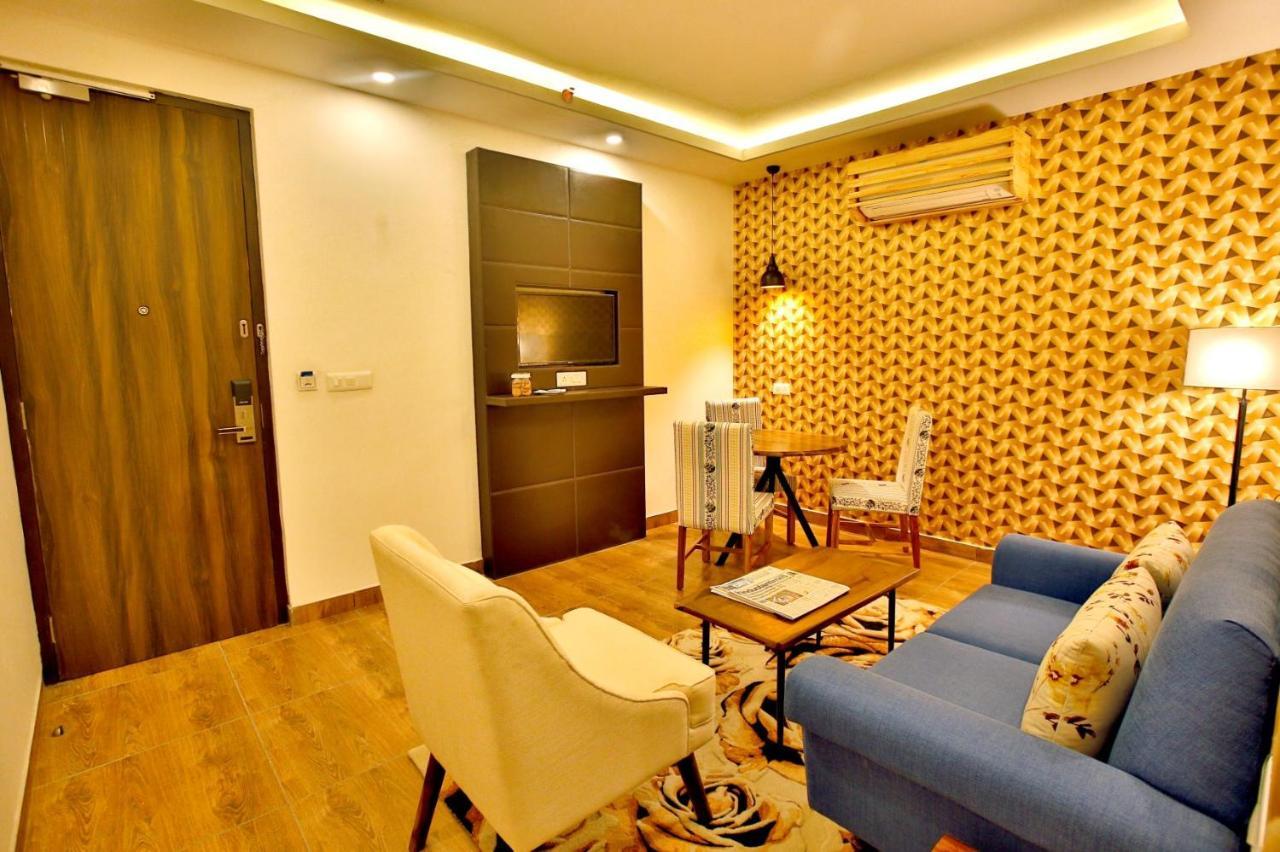 Hotel The Fern Residency Noida Exterior foto